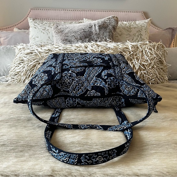 VERA BRADLEY Blue Bandana 2015 Miller Bag Travel Carryon Tote Trolly Sleeve Zip - Picture 10 of 14